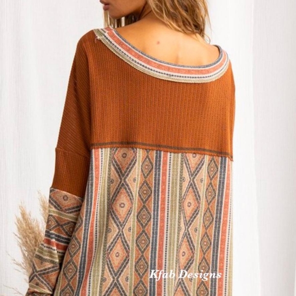 BOHO TEXTURED AZTEC DOLMAN TUNIC - Picture 2 of 9